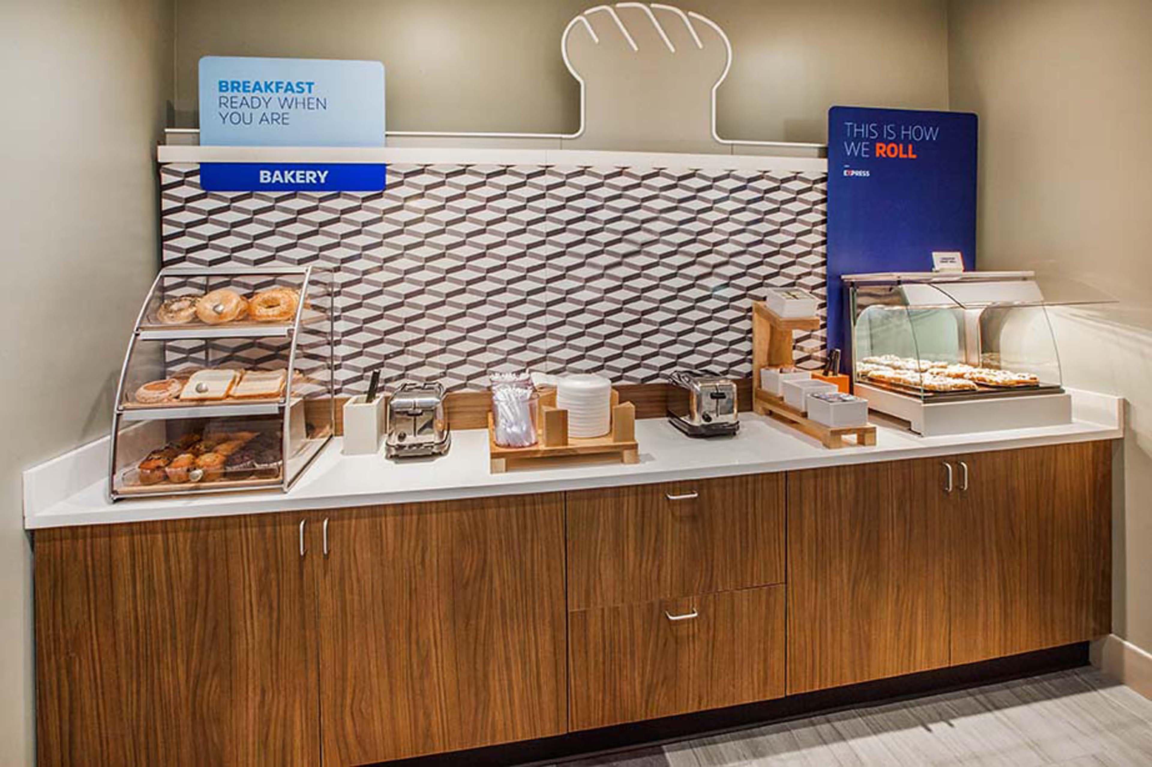 Holiday Inn Express Hotel & Suites Glasgow By Ihg Exteriör bild