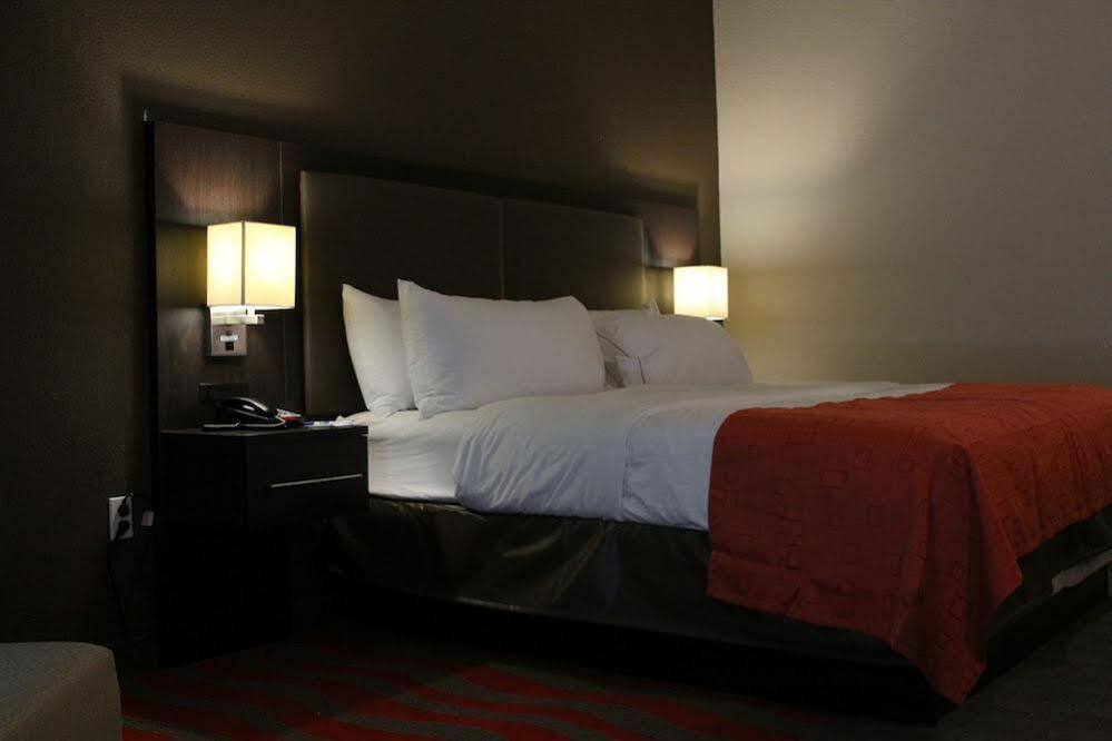 Holiday Inn Express Hotel & Suites Glasgow By Ihg Exteriör bild